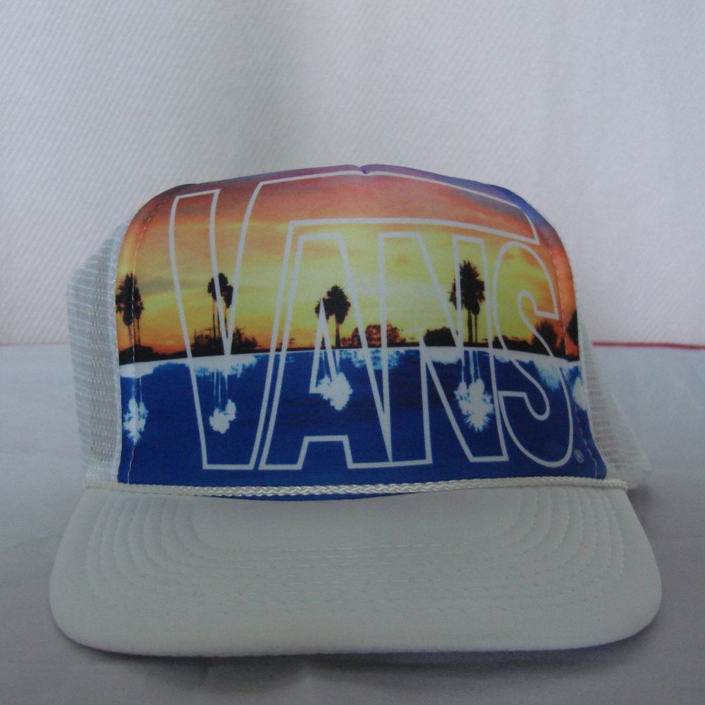 VANS trucker hat. NEW!!